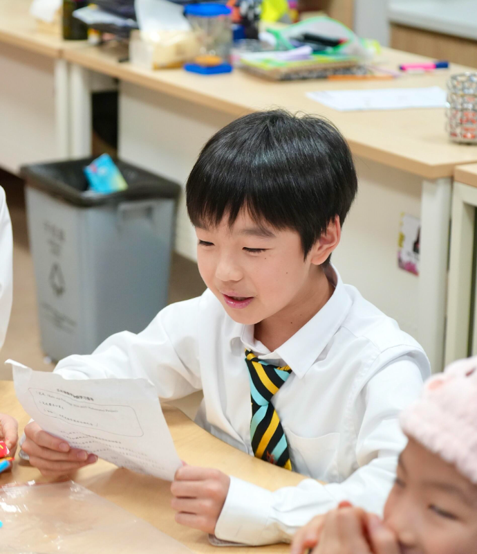 上海惠立独特的双语数学教育，既传授系统扎实的数学知识和技能，更关注发展学生的思维能力，培养学生综合分析、解决问题和创新的能力。