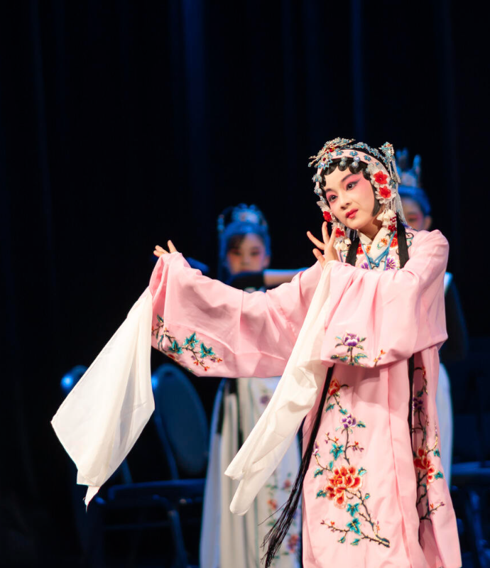 上海浦东惠立小学艺术课程旨在激发孩子们的艺术潜能，培养创造力、想象力、表现力和动手实践能力。