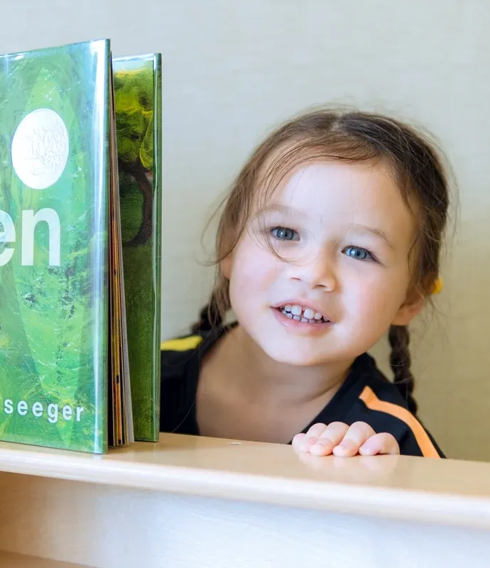 南通惠立幼儿园践行国际化双语教育理念，为3-6岁儿童提供沉浸式双语学习课程。