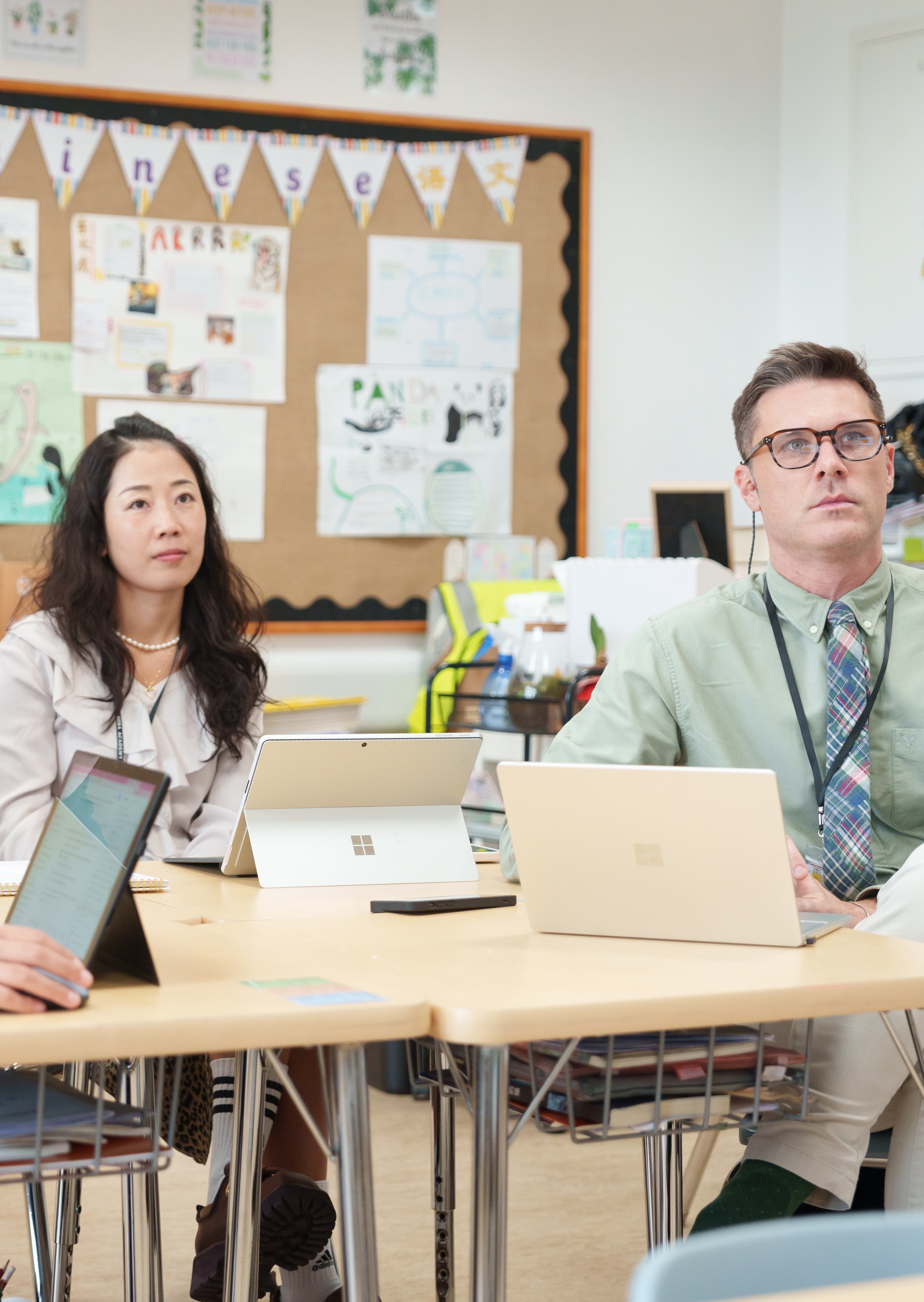 惠灵顿（中国）教育集团办公室设立高要求的标准规范，为各学校的日常运营管理提供专家意见及建议。